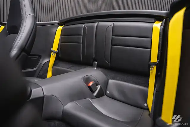 Porsche 911 view 15