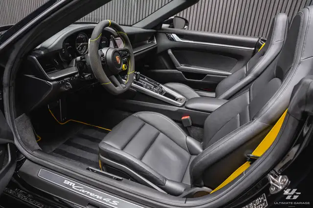 Porsche 911 view 13