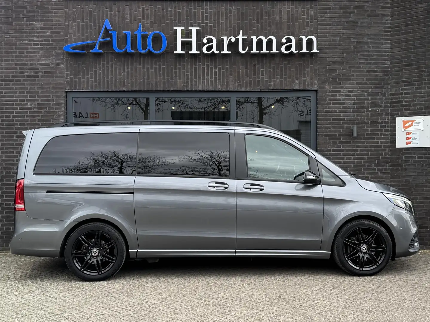 Mercedes-Benz V 300 300D Lang DC AMG Luchtvering|Elek. Deuren|360 cam| Gris - 2
