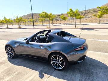 MX-5 RF 2.0 Skyactiv-G i-Stop