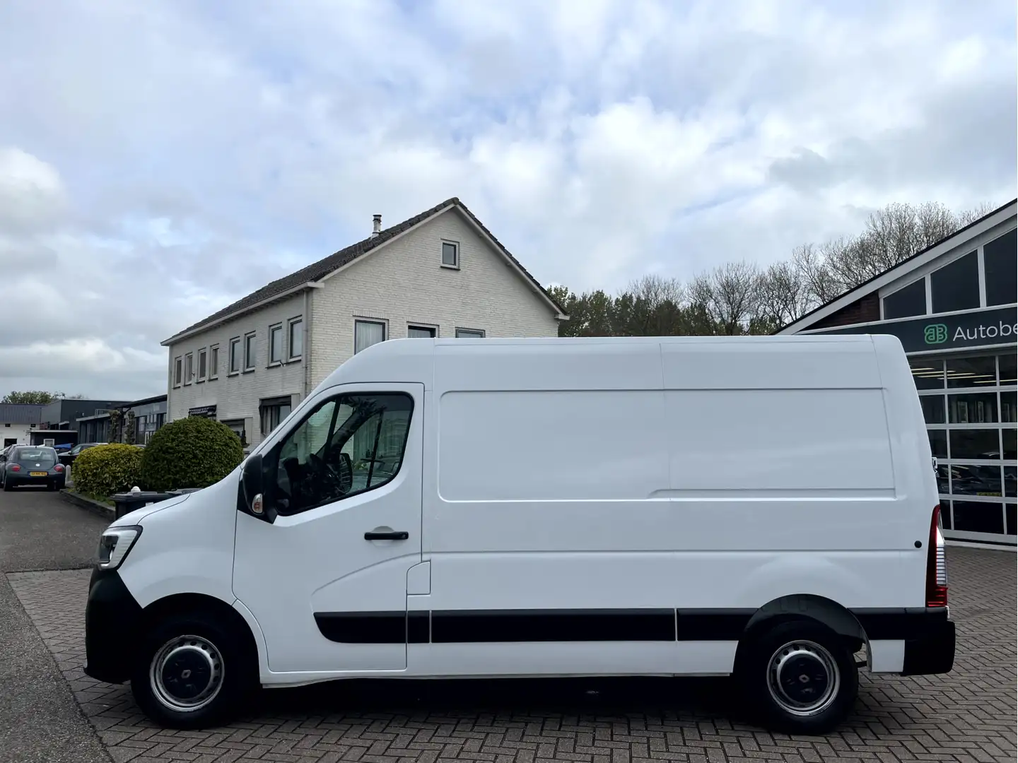 Renault Master T35 2.3 dCi 150pk L2 H2 Energy 3-Persoons, Navi, D Blanco - 2