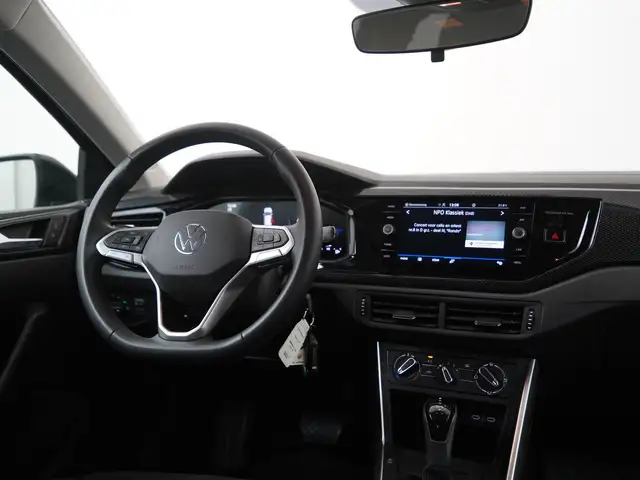 Volkswagen Polo view 5