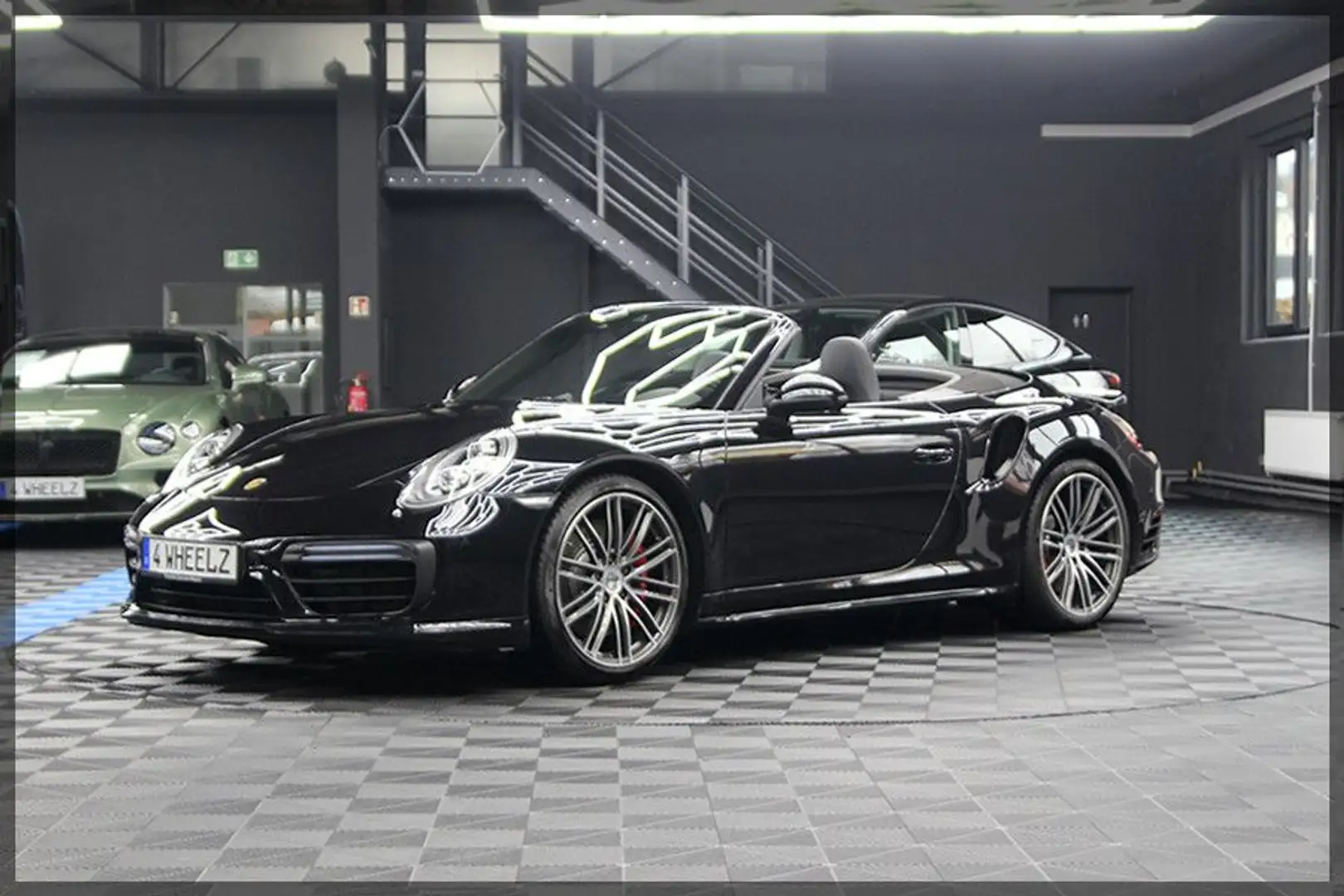 Porsche 991 Turbo Cabriolet CAM / NAVI / PDC Noir - 2