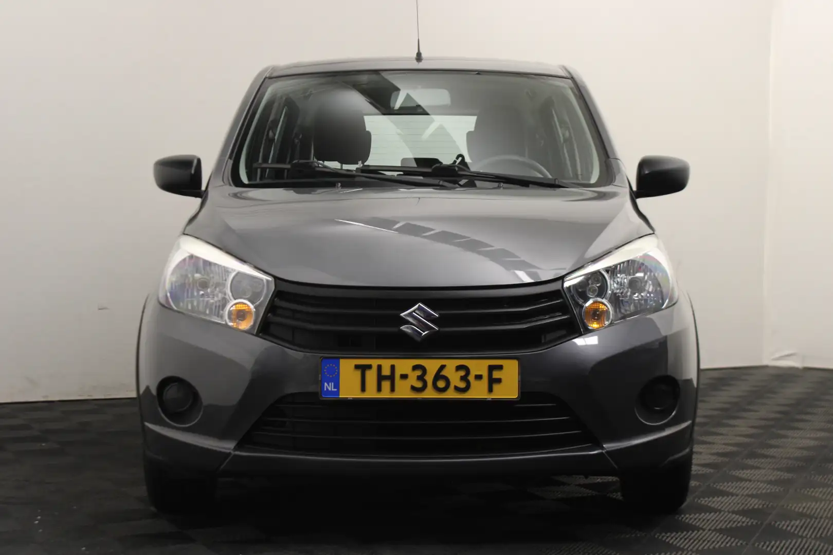 Suzuki Celerio 1.0 Comfort Gris - 2