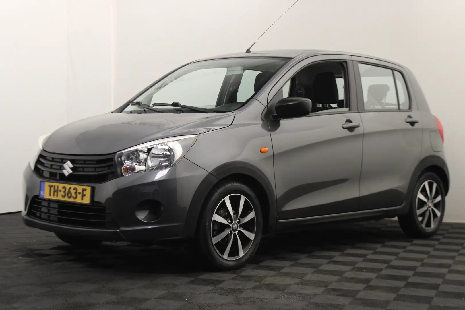 Suzuki Celerio 1.0 Comfort Gris - 1