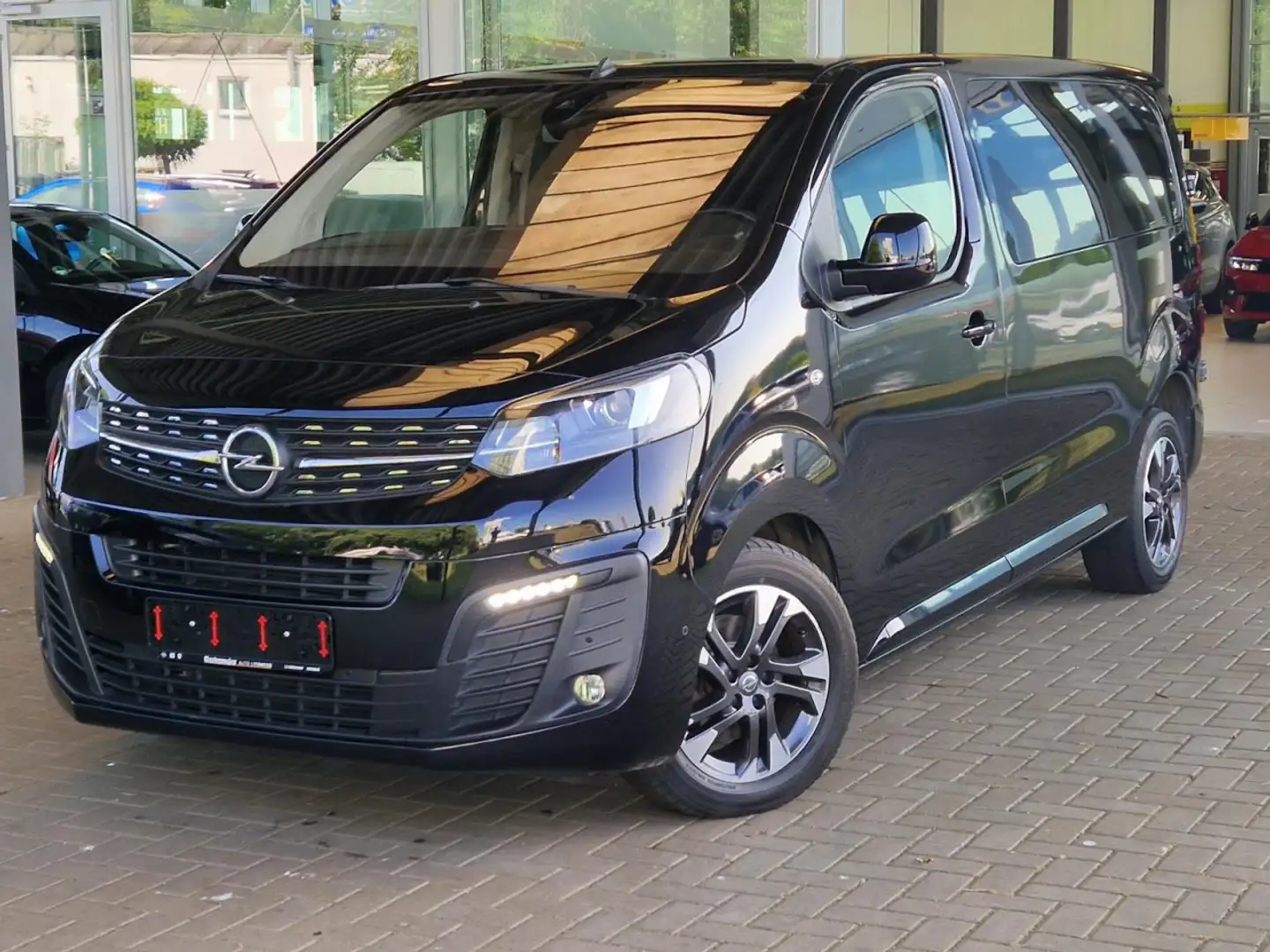 Opel Vivaro Doppelkabine 2.0 Automatik **AHK** Schwarz - 2