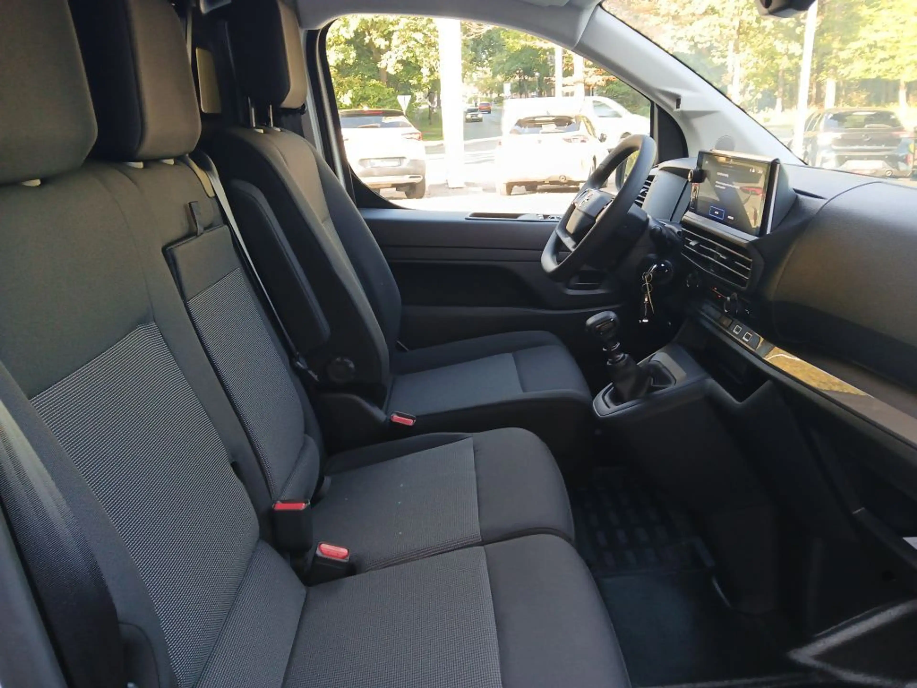 Opel Vivaro 2.2 Diesel 150 — photo 7