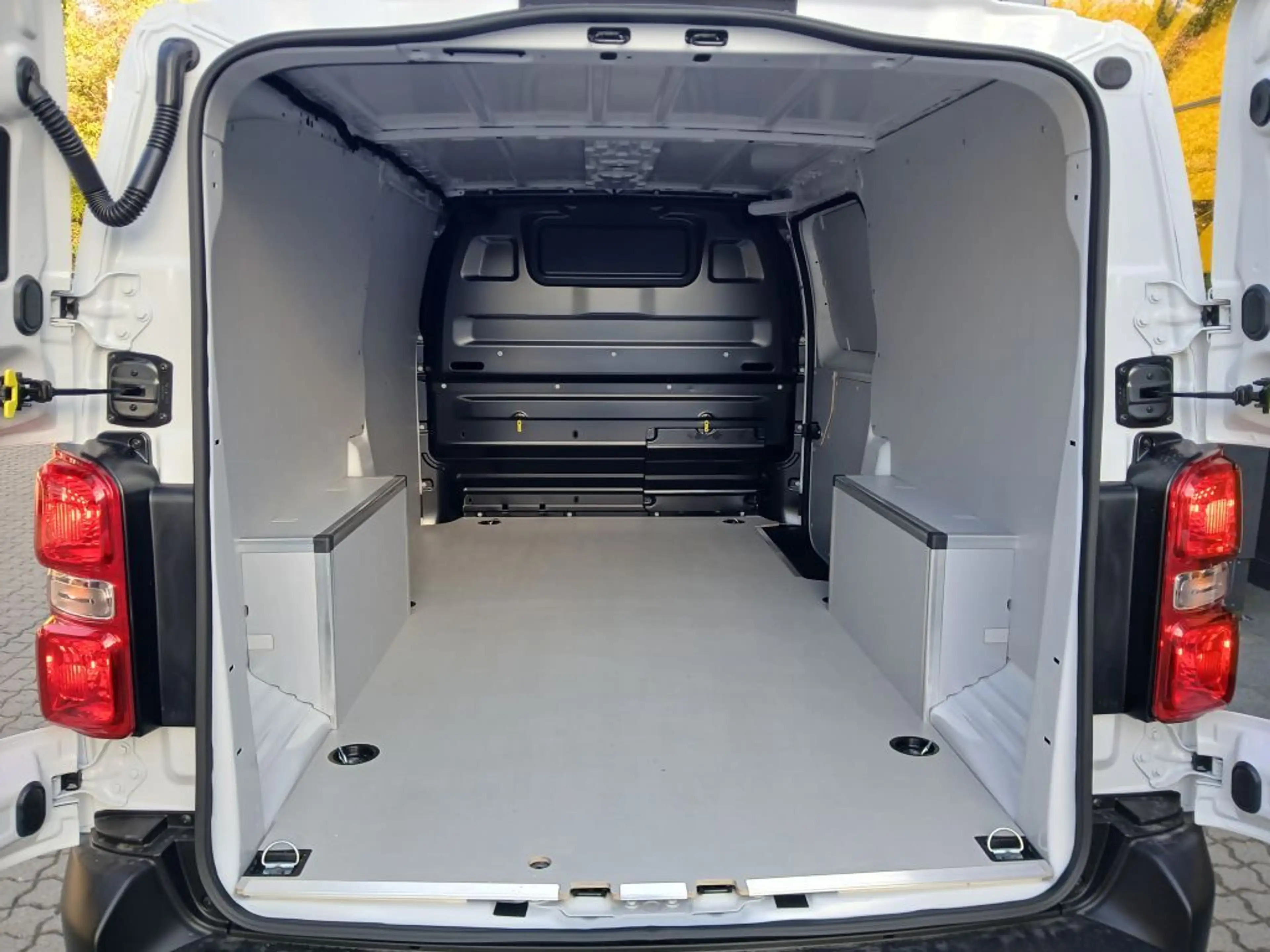 Opel Vivaro 2.2 Diesel 150 — photo 9
