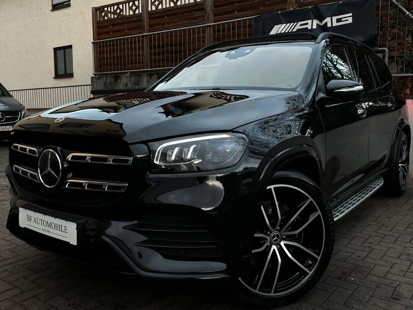 Mercedes-Benz GLS 580 4M AMG PANO*3xTV*AIRM*Massage*AHK*23" Schwarz - 1
