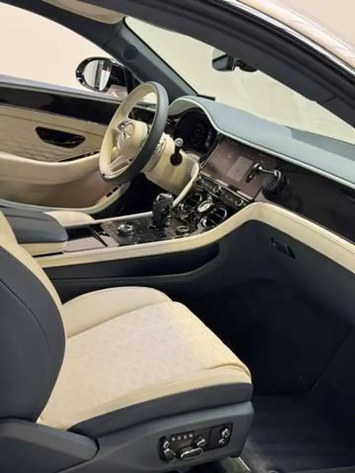 Bentley Continental GT 2025 — фото 13