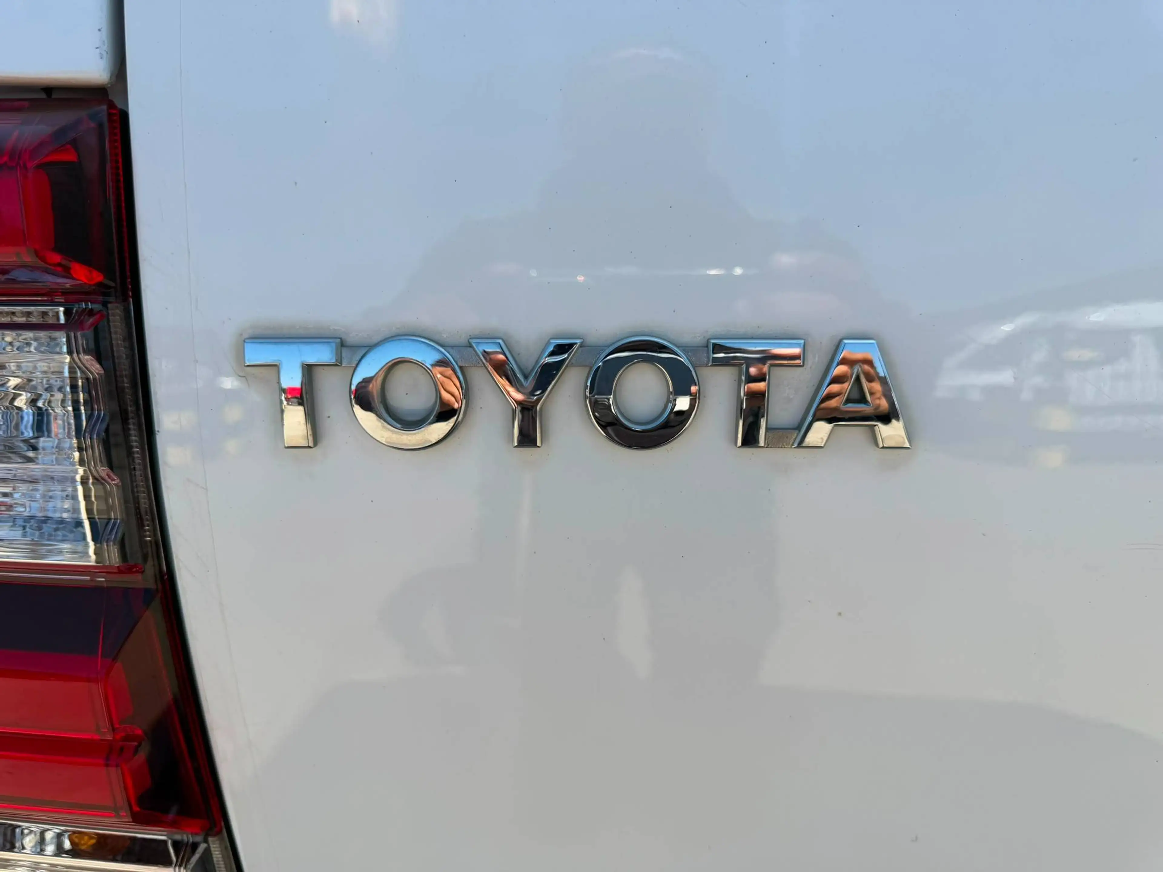 Toyota Hilux Pickup (Stock ID 07802) — photo 7