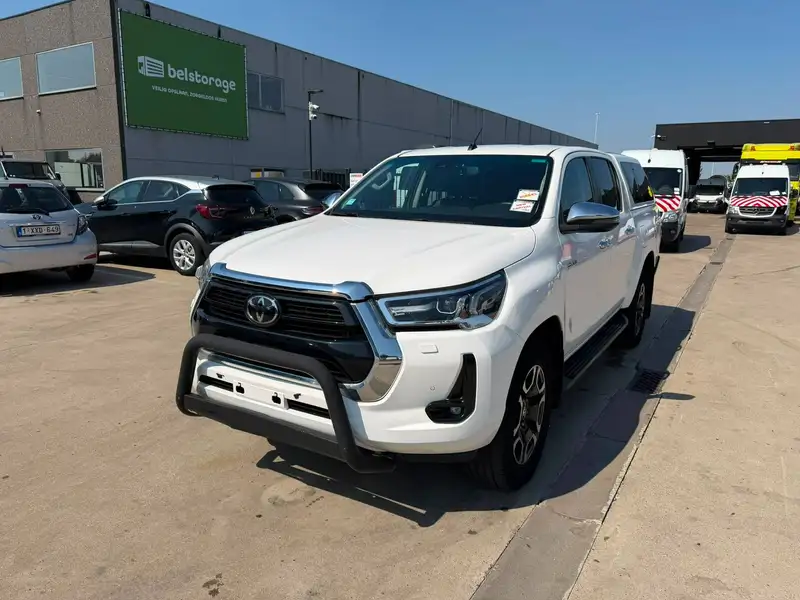 TOYOTA Hilux