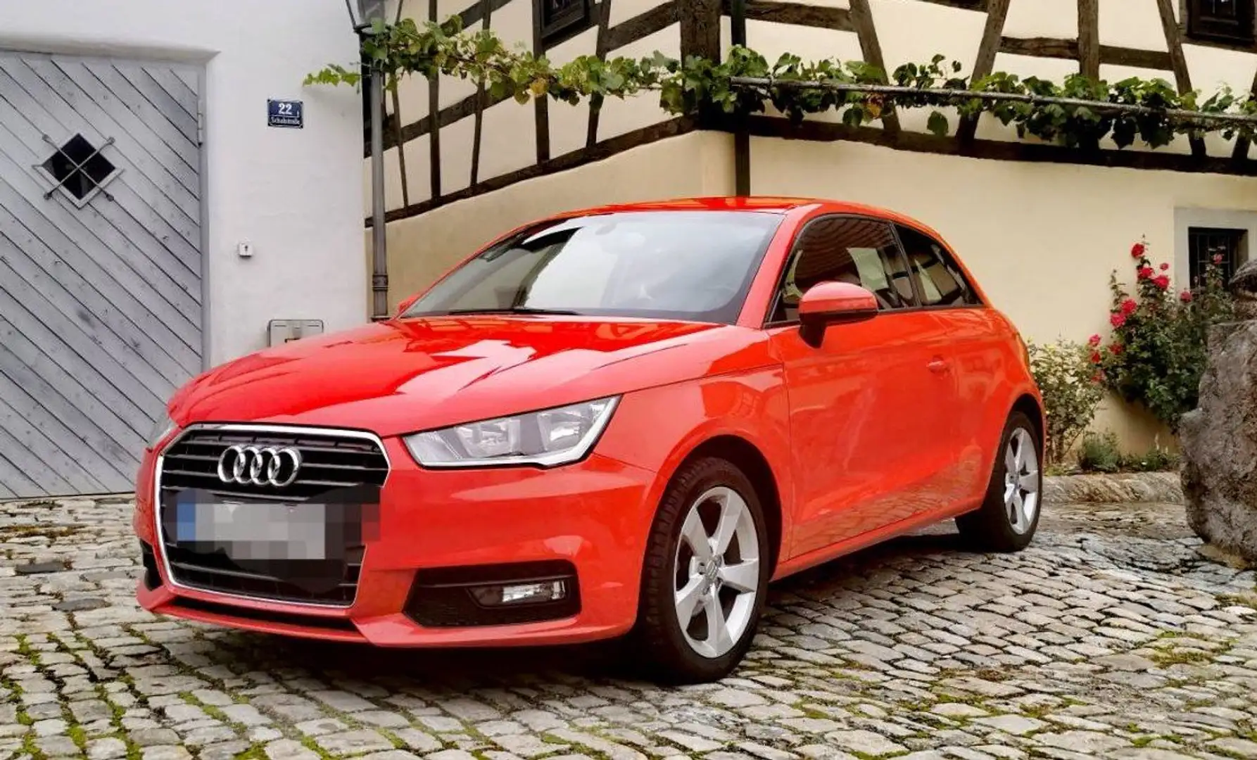 Audi A1 A1 1.0 TFSI ultra Rot - 1