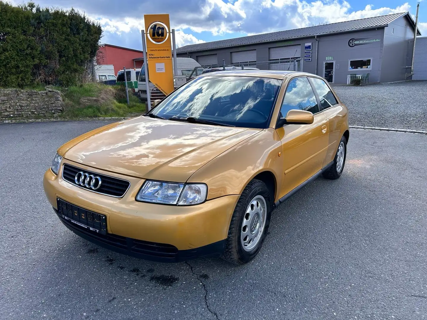 Audi A3 1.8 Ambition Złoty - 1