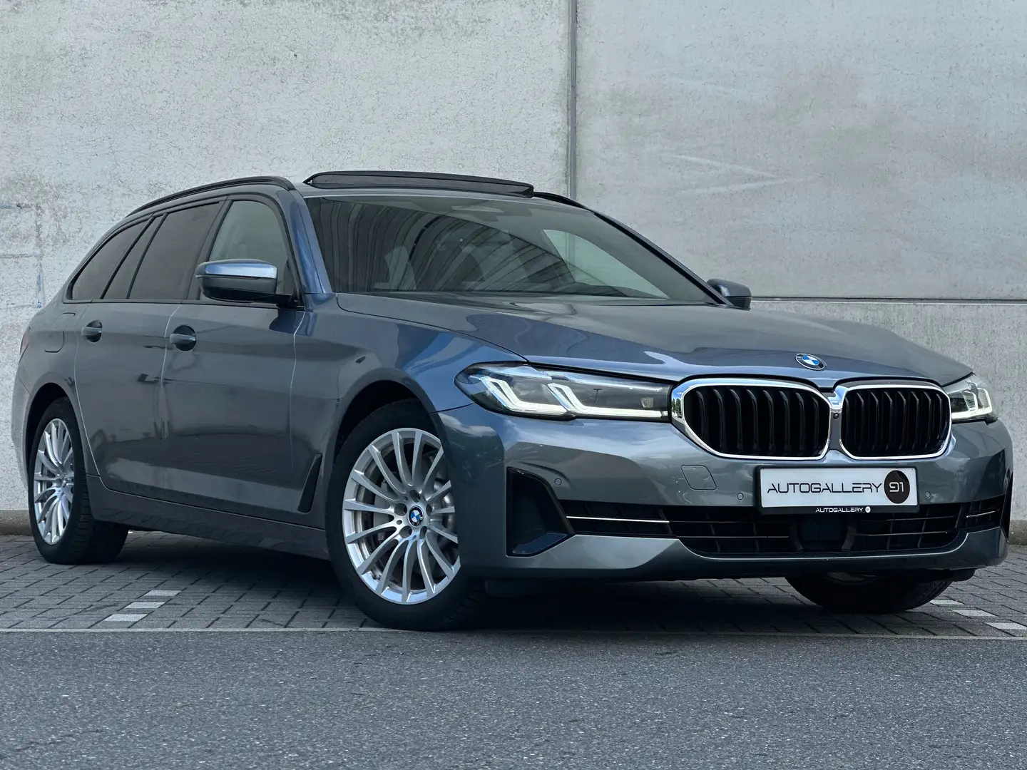 BMW 530 Touring 530eXAS | BTW | FULL OPTION |Stoelmassage Gris - 1