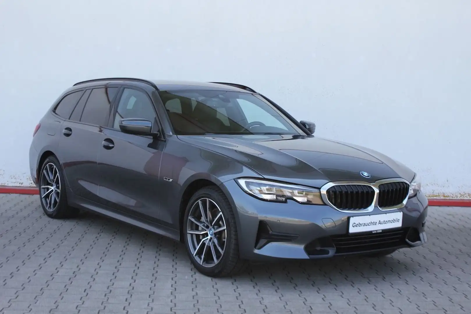 BMW 330 e xDrive PlugIn Hybrid Touring Sport Line AHK Gris - 1