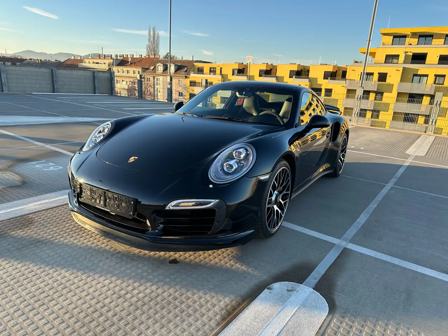 Porsche 911 Turbo S Coupé - APPROVED Schwarz - 2