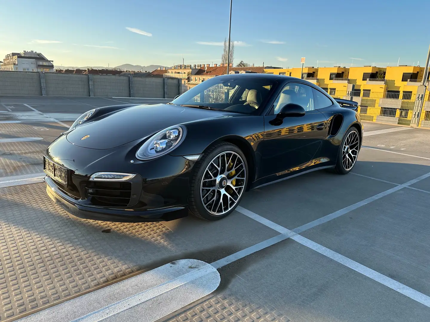 Porsche 911 Turbo S Coupé - APPROVED Schwarz - 1