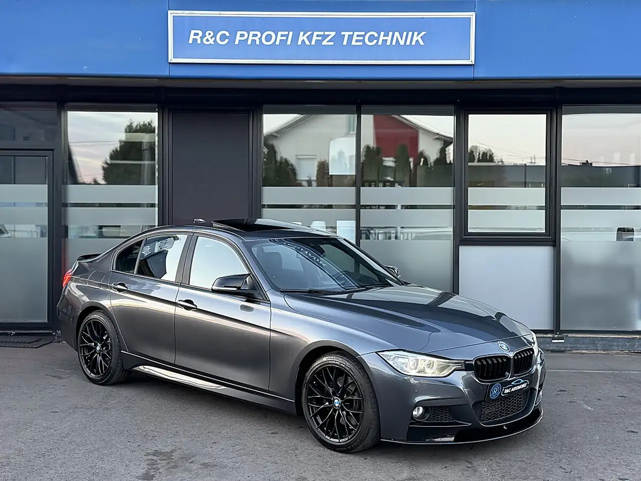 BMW 330