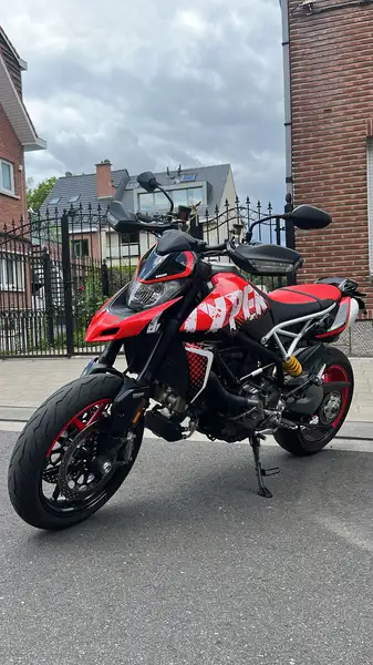Ducati Hypermotard 950