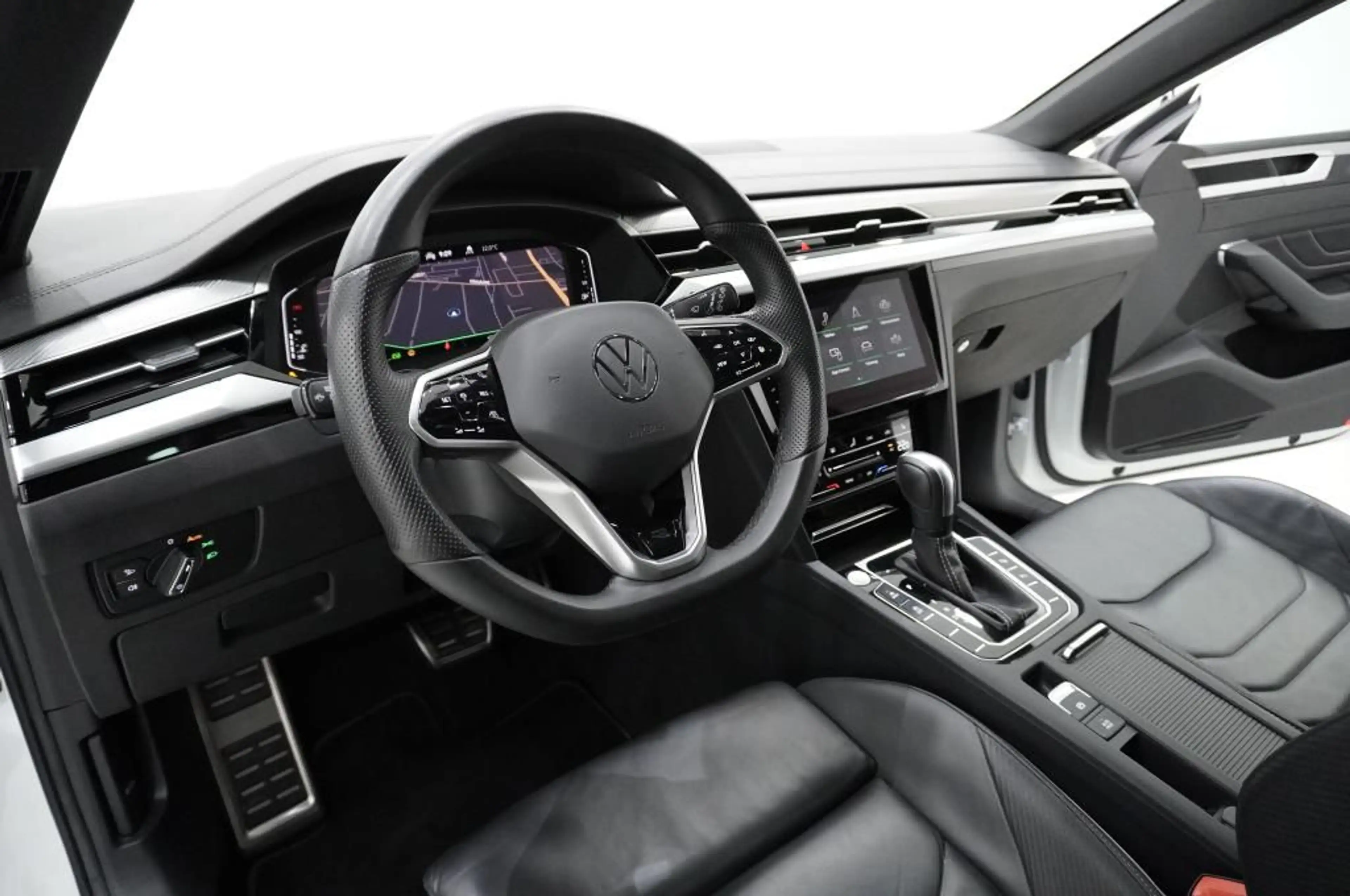 Volkswagen Arteon Shooting Brake 2.0 TDi 4Motion DSG Carbon — photo 9
