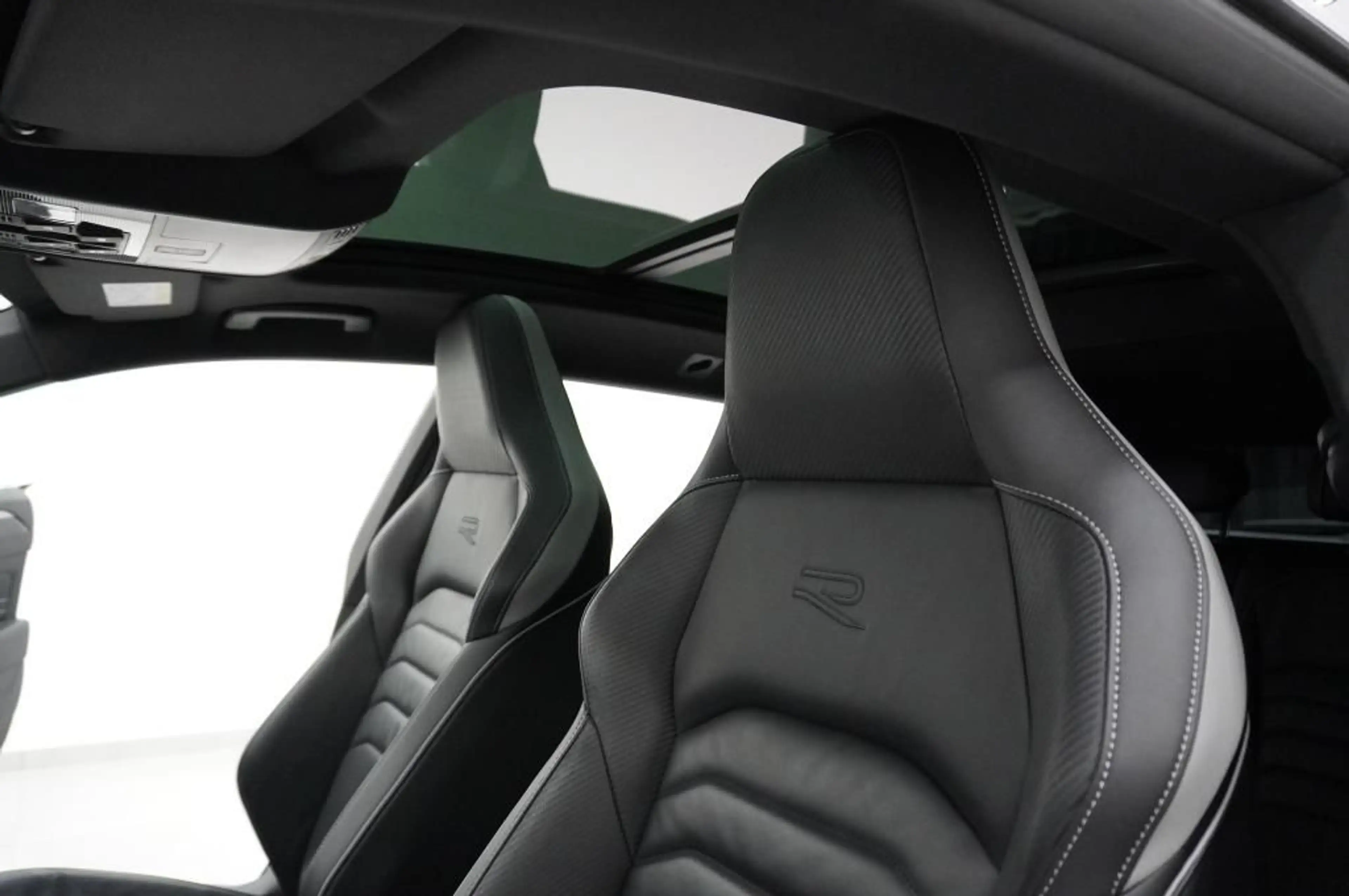 Volkswagen Arteon Shooting Brake 2.0 TDi 4Motion DSG Carbon — photo 11