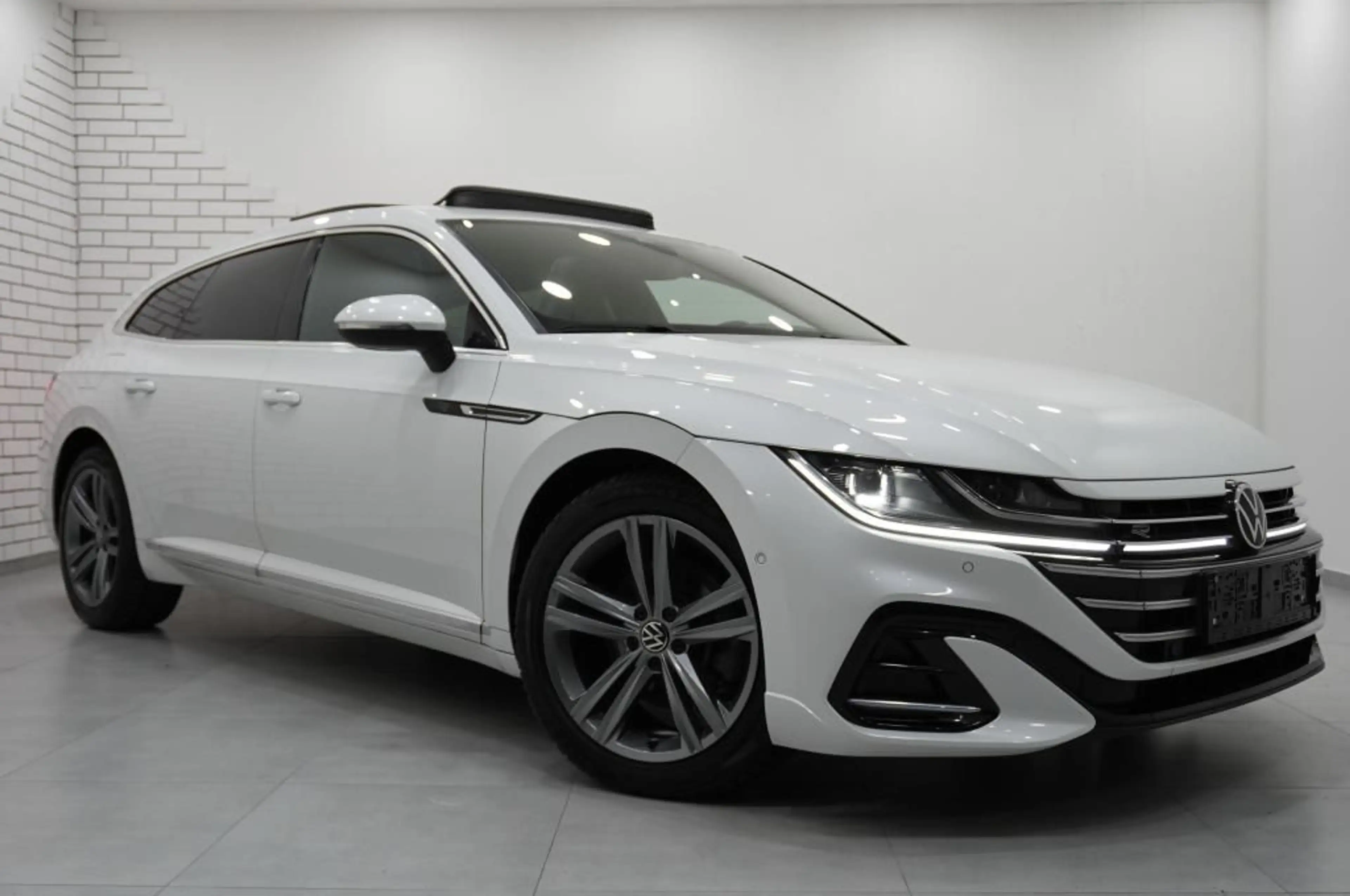 Volkswagen Arteon Shooting Brake 2.0 TDi 4Motion DSG Carbon — photo 2