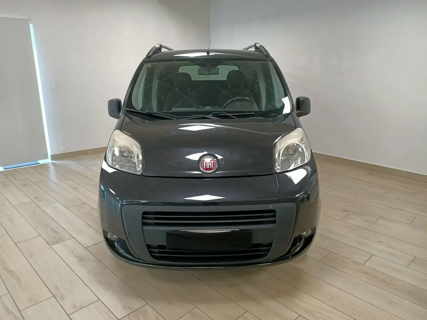 Fiat Qubo 1.4 8V 77 CV Dynamic Natural Power Zwart - 2