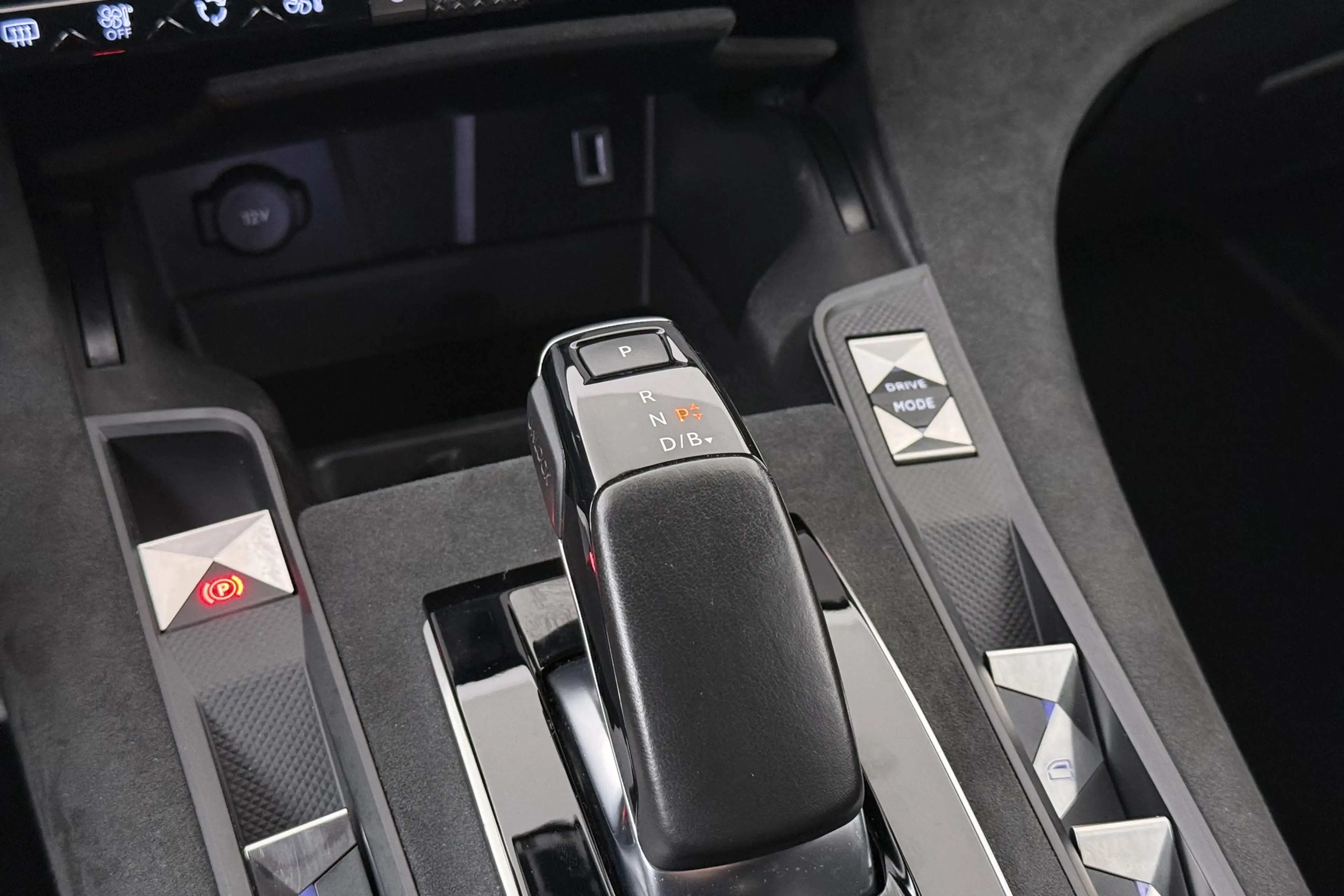 DS Automobiles DS 7 Crossback E-Tense PHEV Performance Line Camera 19'LMV Carpla — photo 30