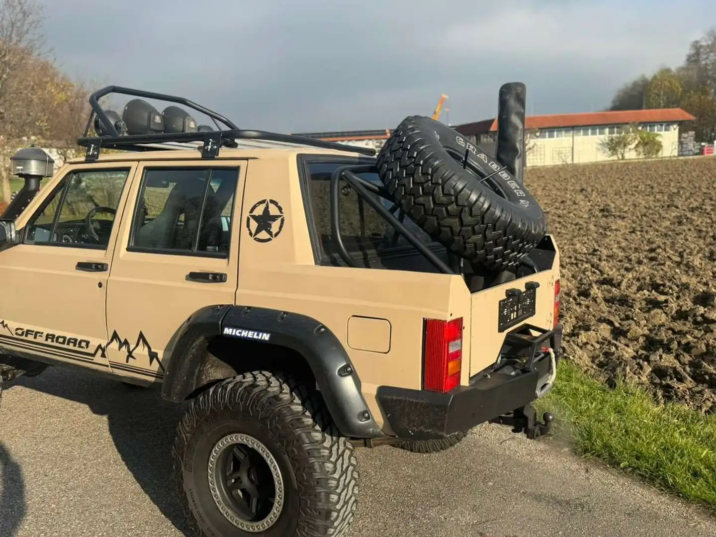 Jeep Cherokee Cherokee 4,0 Aut. Weiß - 2