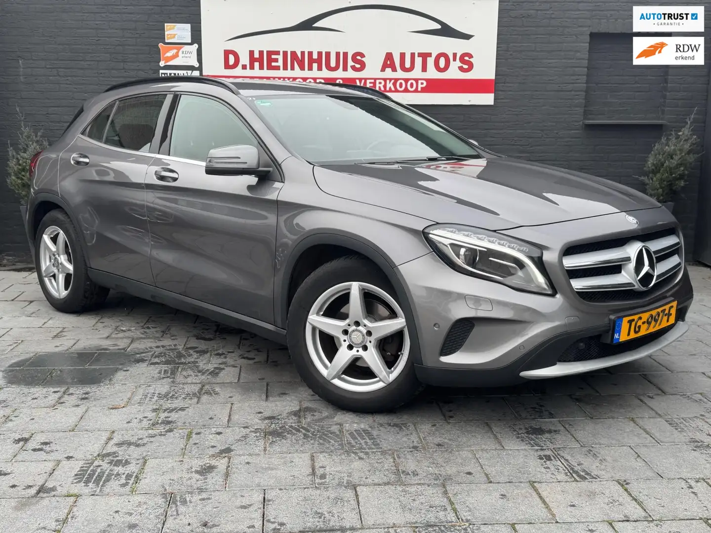 Mercedes-Benz GLA 200 AUTOMAAT *NETJES & GOED Grijs - 1