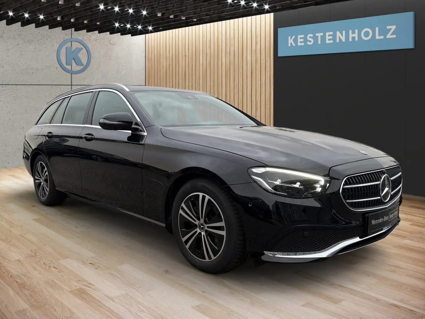 Mercedes-Benz E 220 E 220 d T-Modell *AVANTGARDE*AHK*360°KAM*PANO* Noir - 2