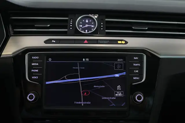 Volkswagen Passat view 15