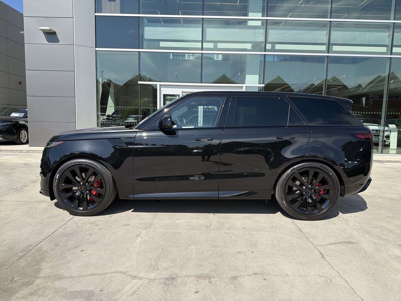 2026 Land Rover Range Rover Sport P400 Dynamic SE alt 5