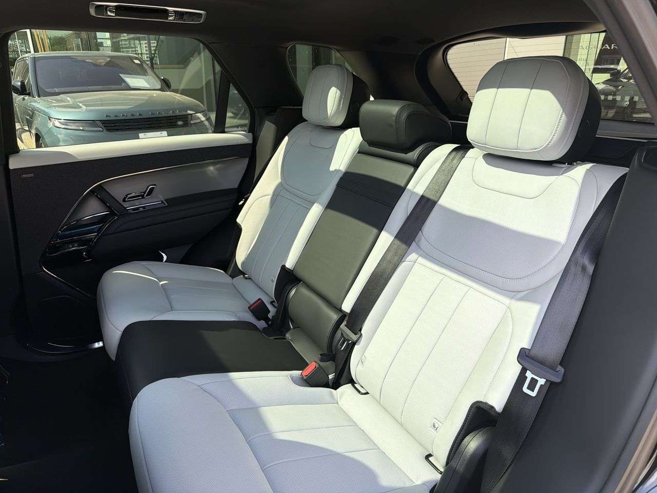 2026 Land Rover Range Rover Sport P400 Dynamic SE thumb 20