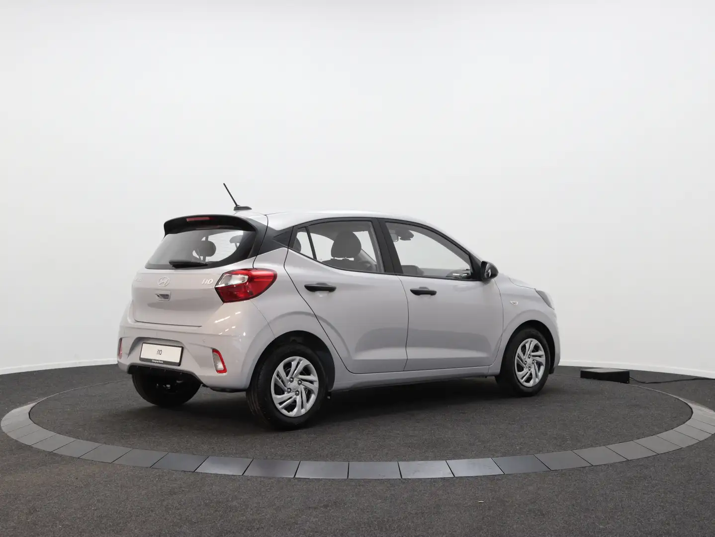 Hyundai i10 1.0i Comfort Handmatig (Lumen Gray) Grijs - 2