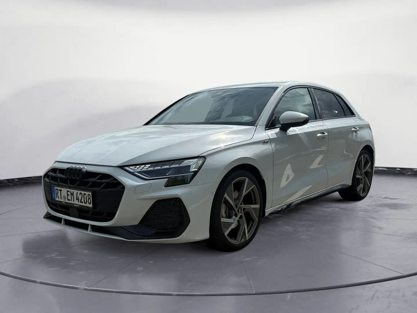 Audi A3 S line 35 TFSI 110(150 ) kW(PS) S t Weiß - 2