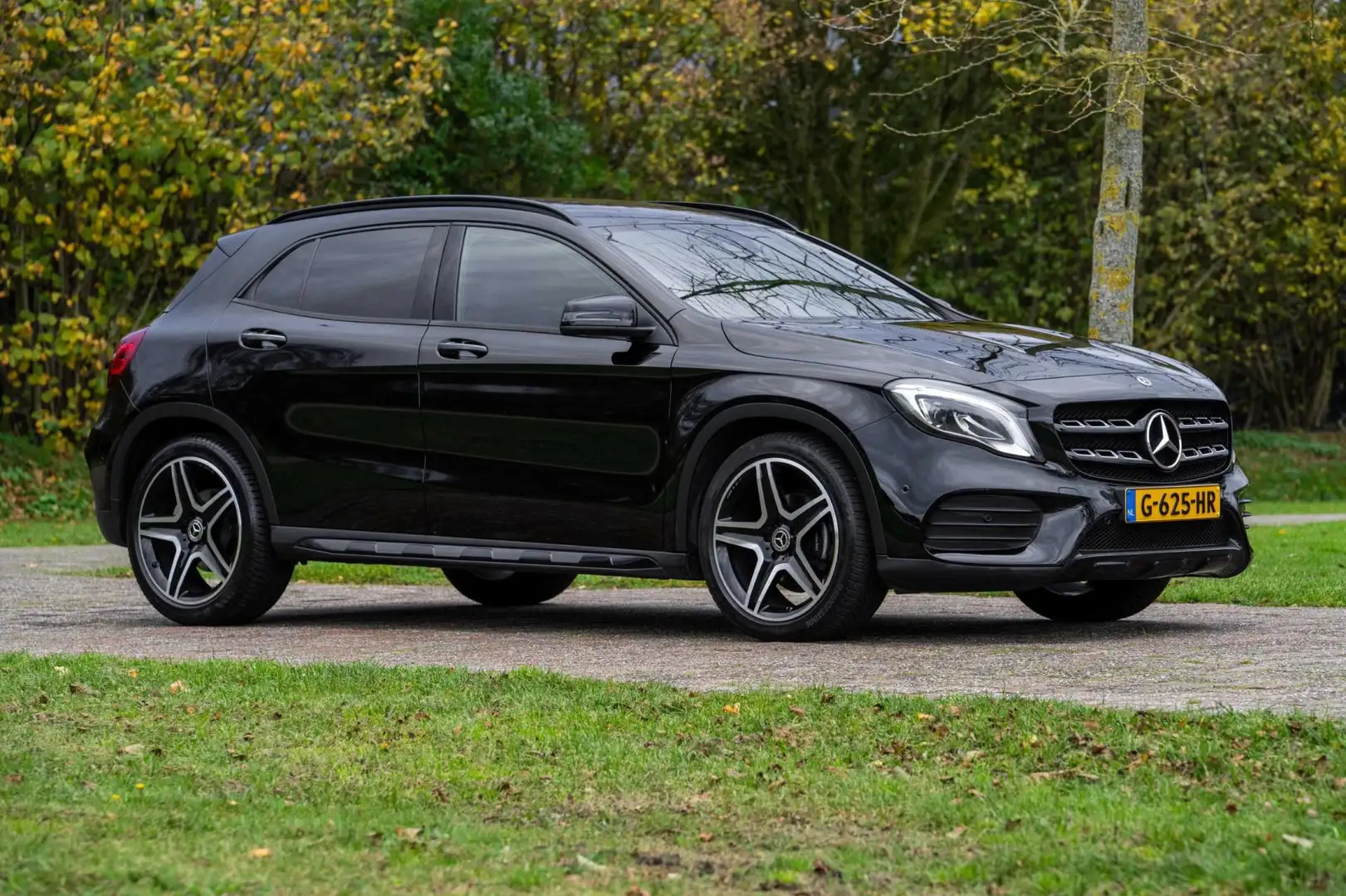 Mercedes-Benz GLA 180 Business Solution AMG Limited 38.500 km +NAP NL-au Noir - 2