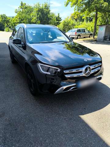 Imagine Mercedes-Benz GLC 200 4Matic 9G-TRONIC