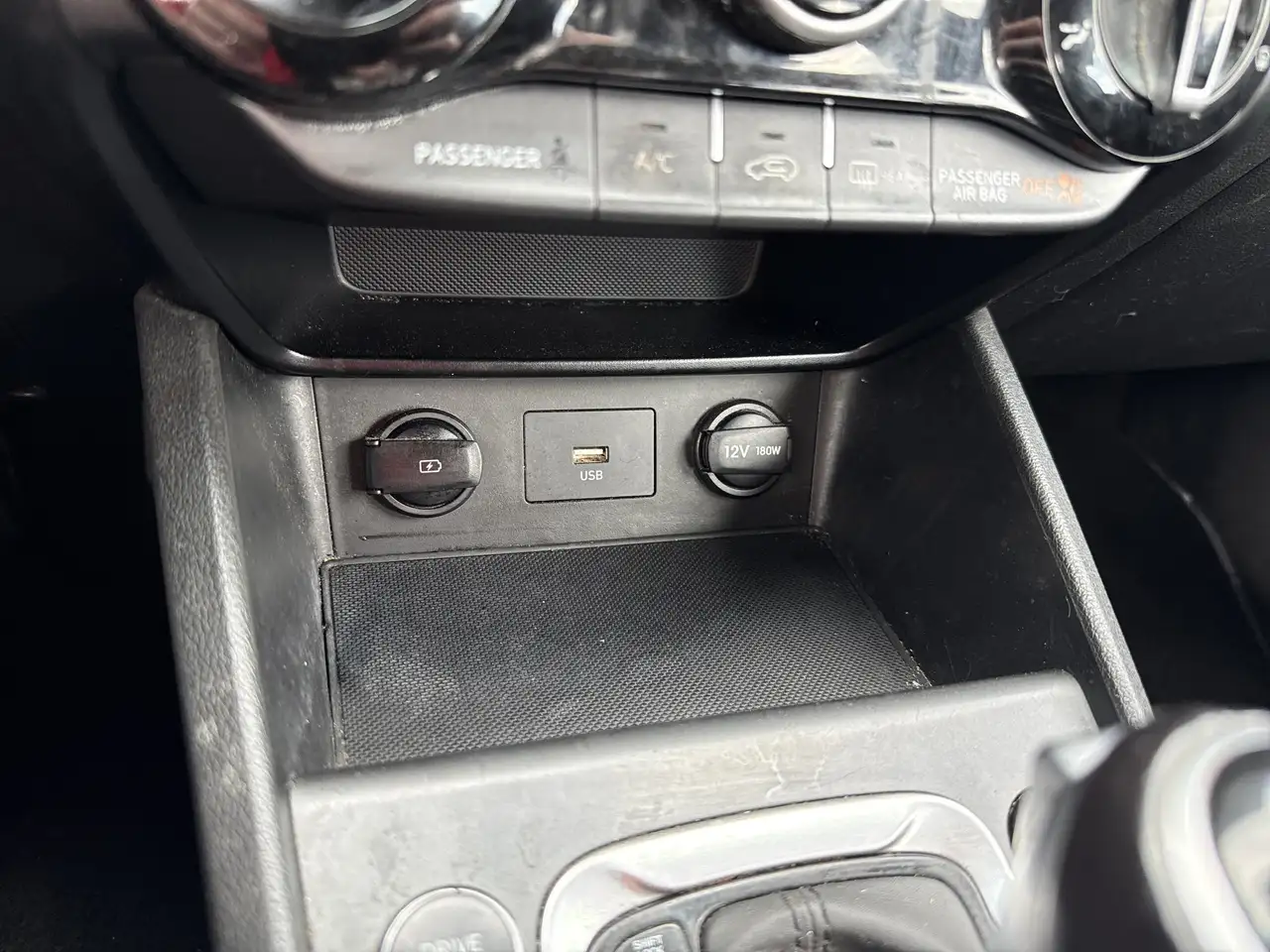 Hyundai KONA photo Hyundai KONA