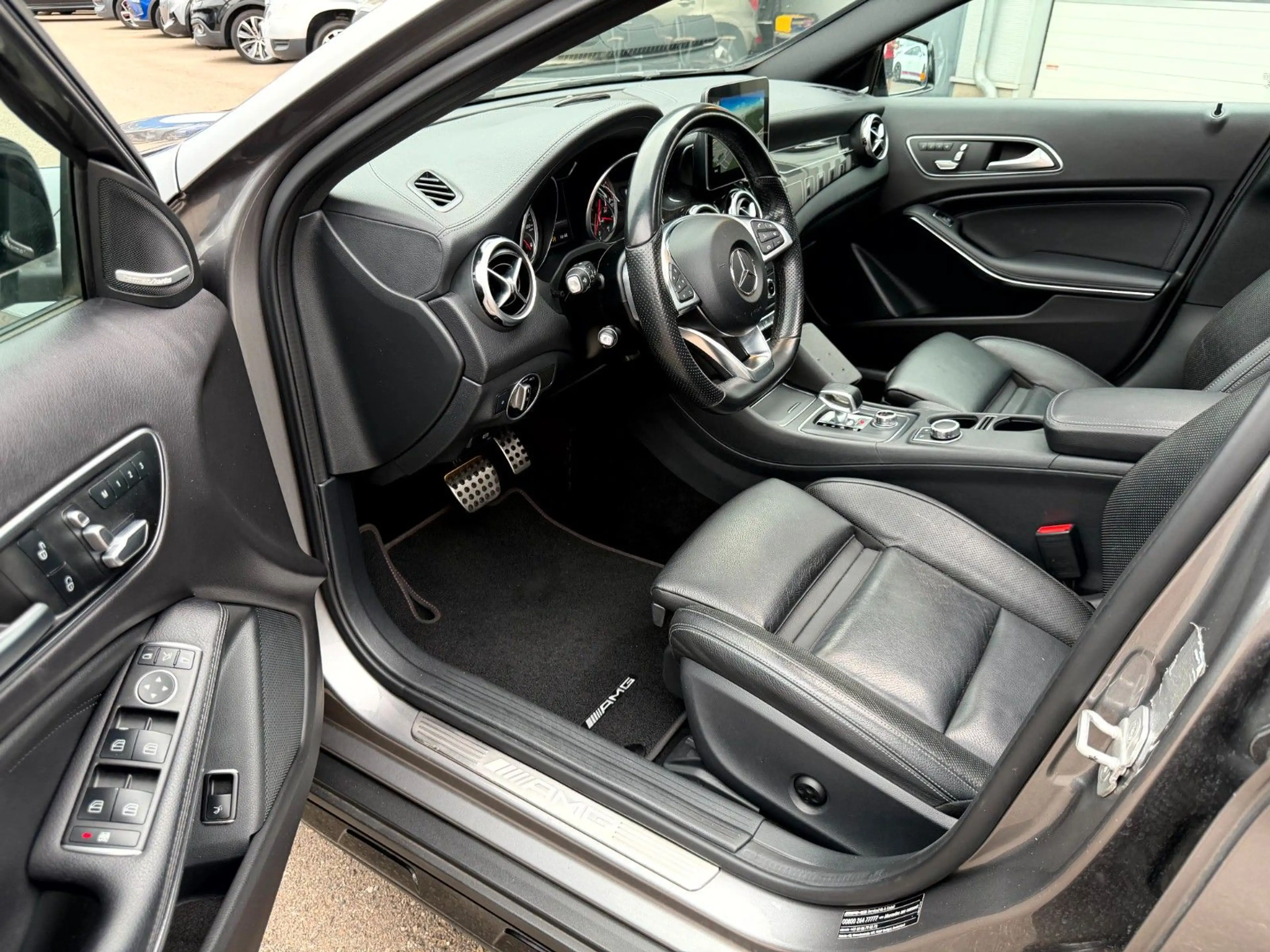 Mercedes-Benz GLA 45 AMG 4Matic LED_Pano_Kamera_Memory_2.Hand — photo 9