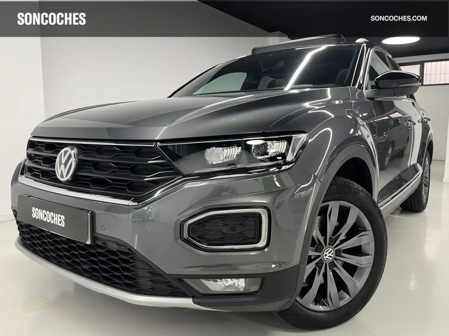 Volkswagen T-Roc 2.0 TSI Sport 4Motion DSG7 Grijs - 1