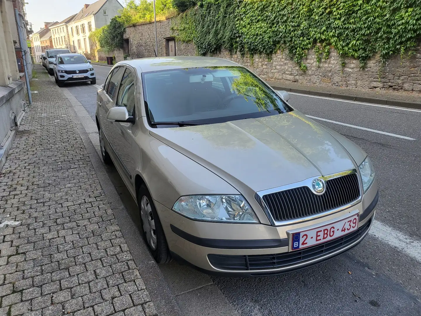 Skoda Octavia Octavia 1.6i Ambiente Tiptronic Auriu - 1
