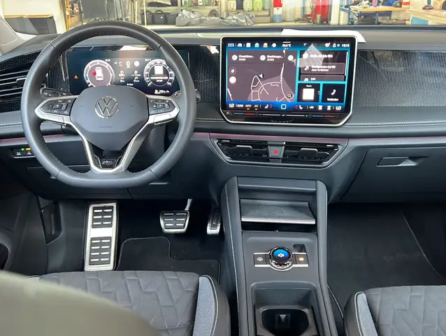 Volkswagen Tiguan view 13