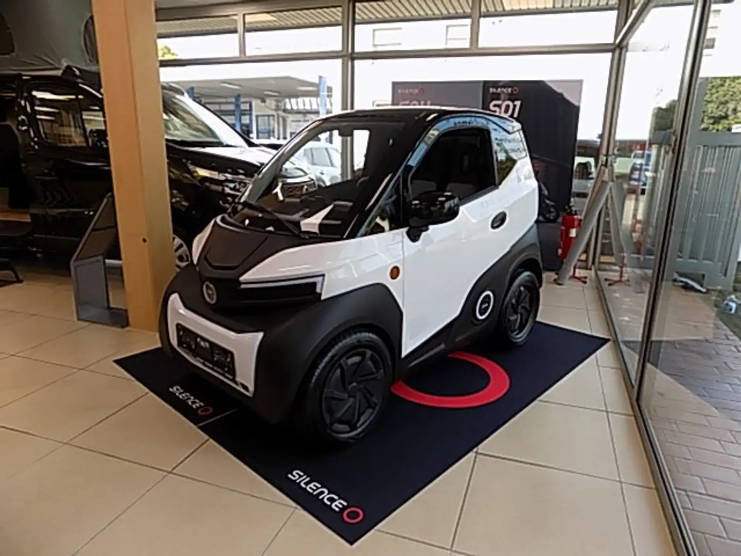 Silence S04 L6e Premium 6 kW 45 km/h 5,6 kWh AT Klima Blanc - 2