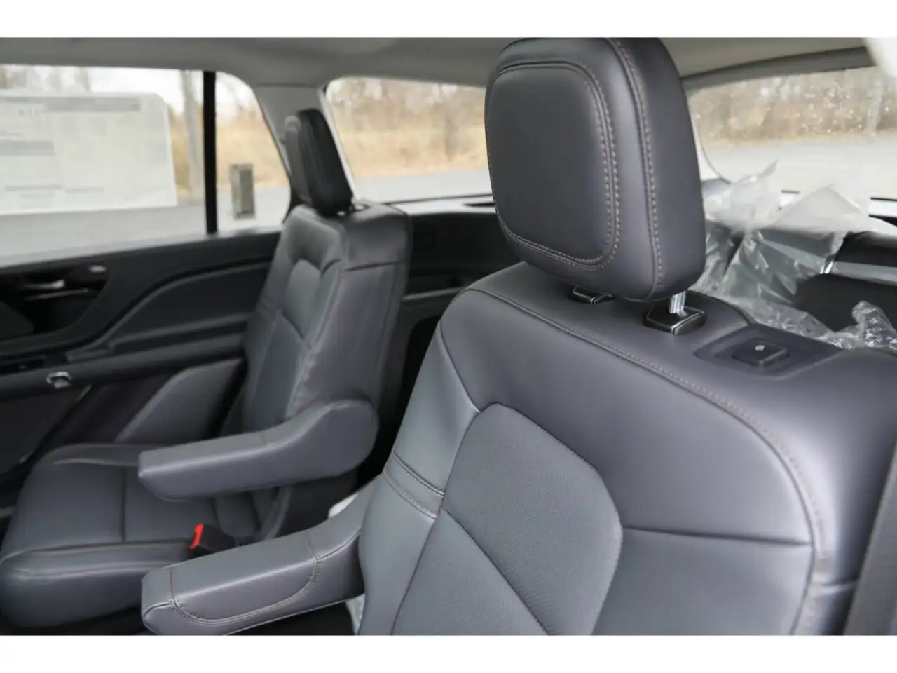 Lincoln Aviator снимка Lincoln Aviator
