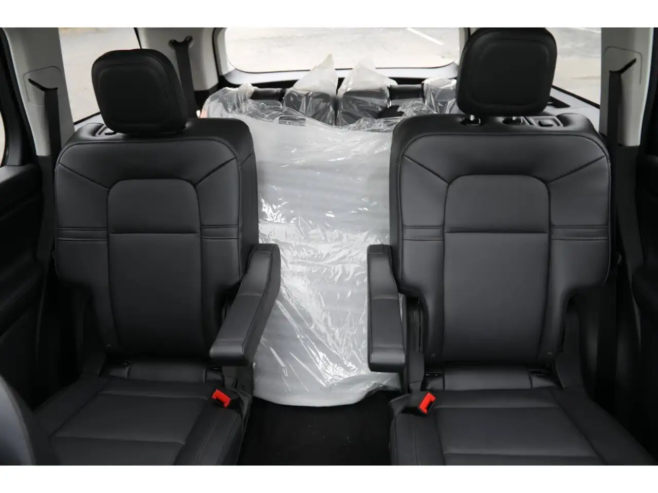Lincoln Aviator снимка Lincoln Aviator