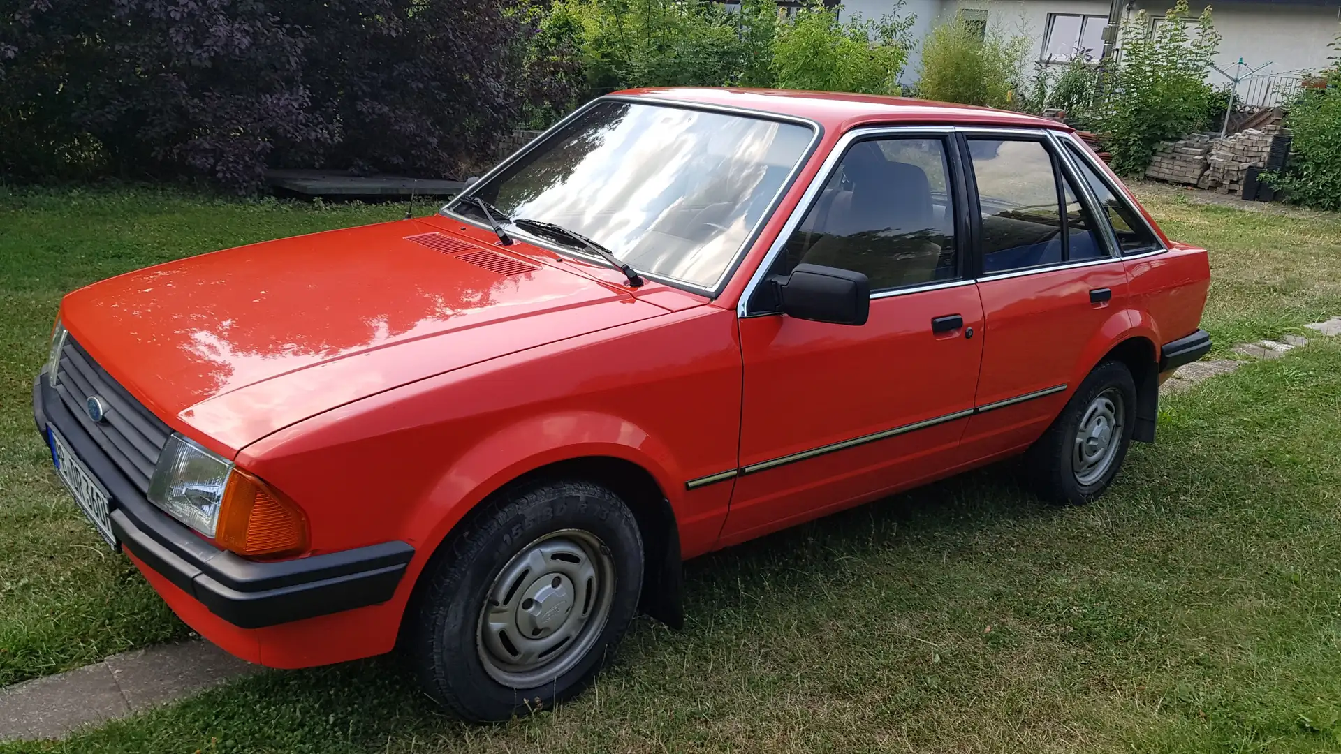 Ford Escort 1.1 GL  MK3 Rot - 1