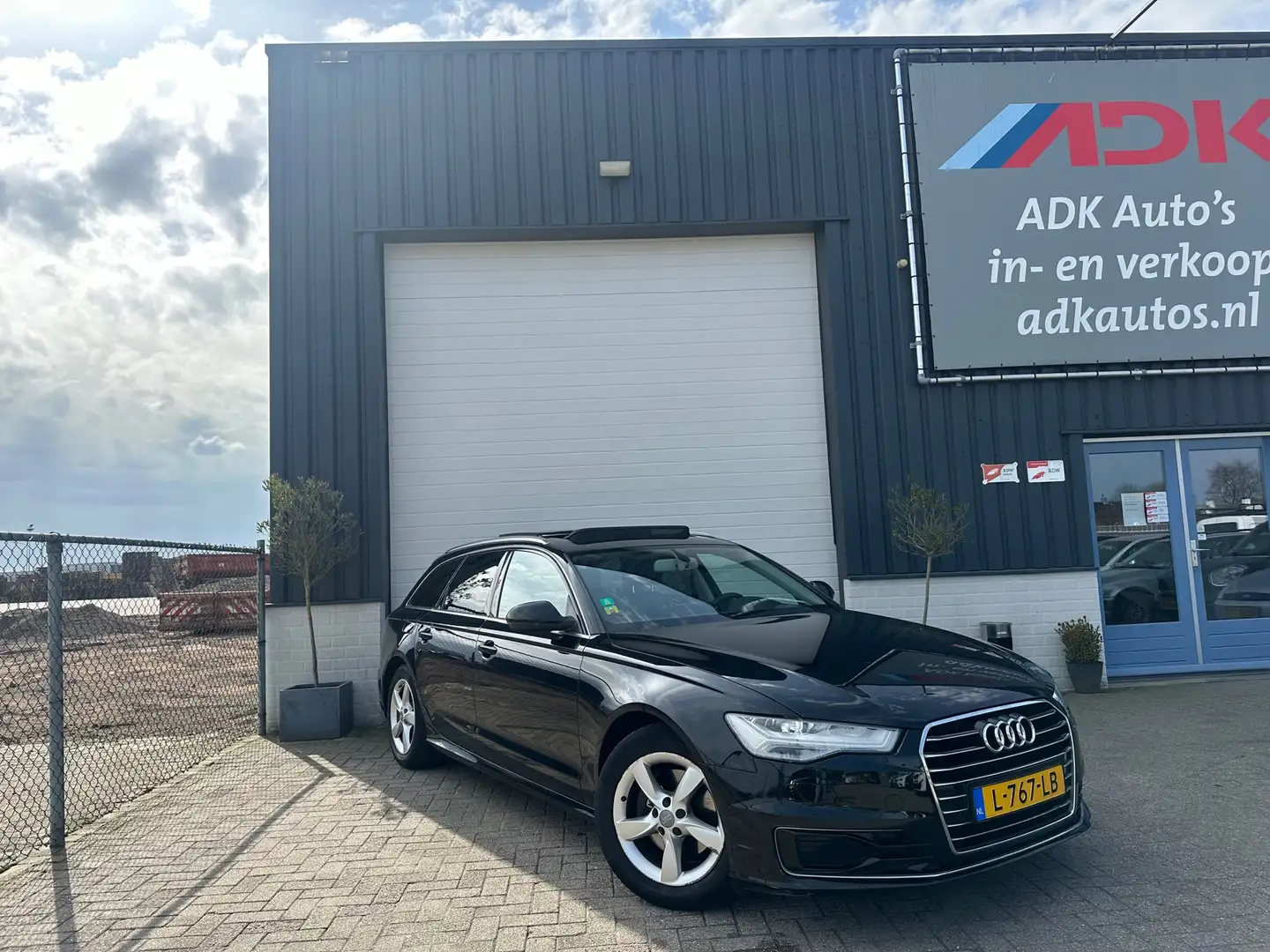 Audi A6 Avant 2.0 TDI ultra S Edition PANO/CAMERA/NAVI/STO Zwart - 2