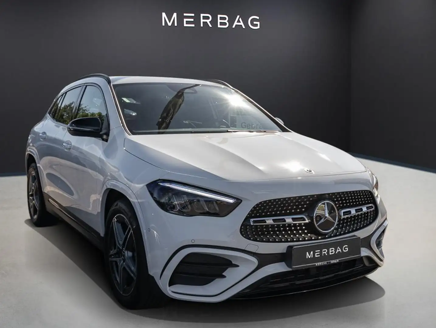 Mercedes-Benz GLA 220 4MATIC SpurW W-Paket S-Sitz KeyLess LED Weiß - 2